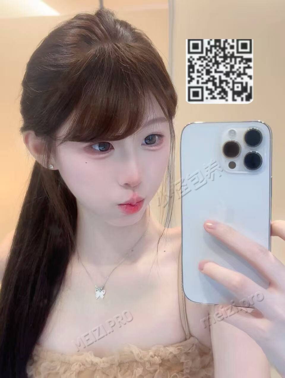 河南 郑州 18岁 168cm 48 B杯 主播 舞蹈主播,柔韧性好,听话懂事,生活和床上都能给你带来温暖关心身材好,性感反差敏感体质,清丽脱俗,貌美如花,温文尔雅,会提供情绪价值,待开发更多的新玩法 抽烟纹身:有纹身 SM:是 无套:加钱 口交:否 过夜:可 同居:否 可飞:可 价格:15 特点:舞蹈主播,柔韧性好,听话懂事,生活和床上都能给你带来温暖关心身材好,性感反差敏感体质,清丽脱俗,貌美如花,温文尔雅,会提供情绪价值,待开发更多的新玩法