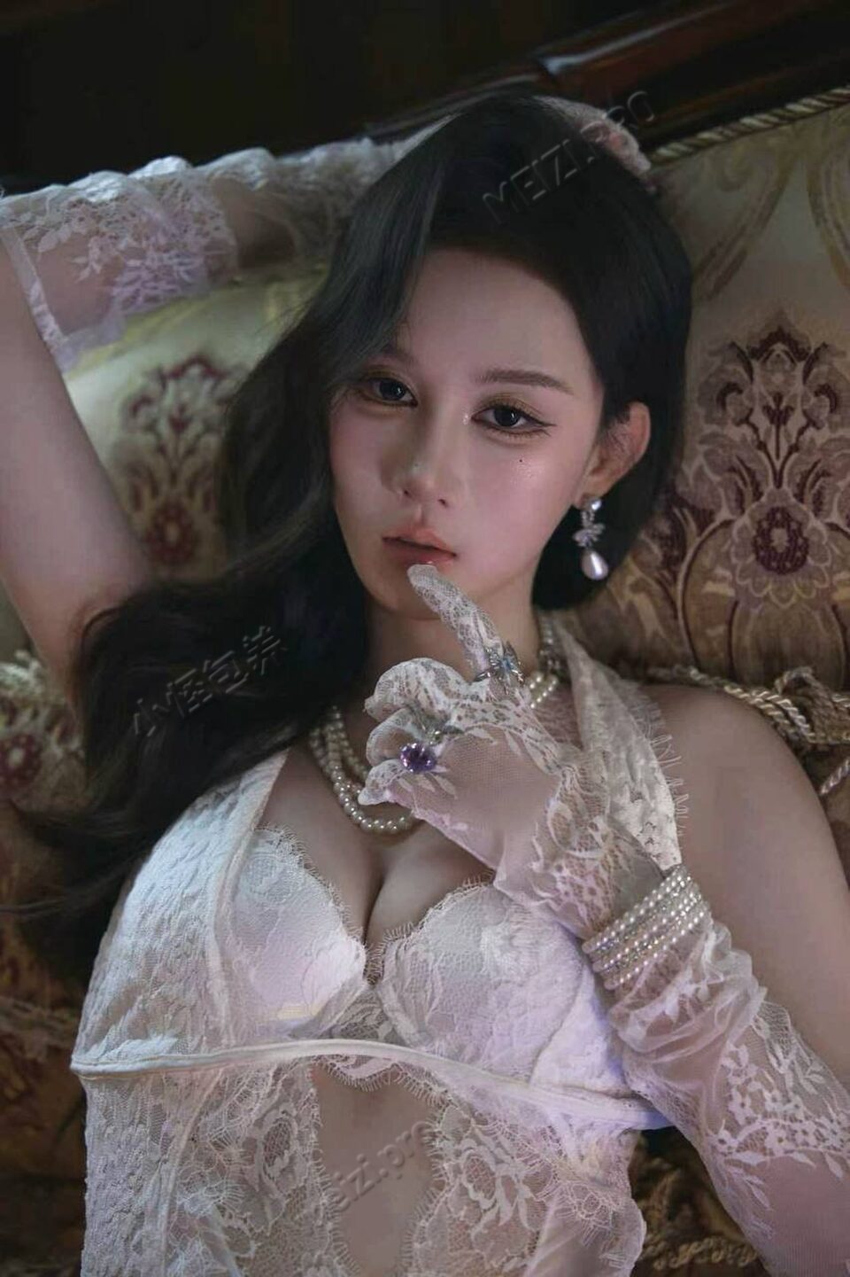 上海 上海 21岁 168cm 49 C杯 纯欲 御姐 抽烟纹身:无 SM:轻微 无套:否 口交:可 过夜:可 可飞:可 价格:21 特点:纯欲 御姐