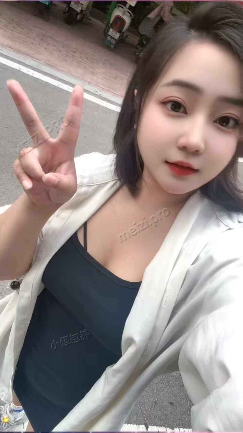 浙江 湖州 26岁 163cm 135 C杯 工作 抽烟纹身:有纹身 SM:否 无套:可 口交:可 过夜:可 同居:否 可飞:否 价格:15