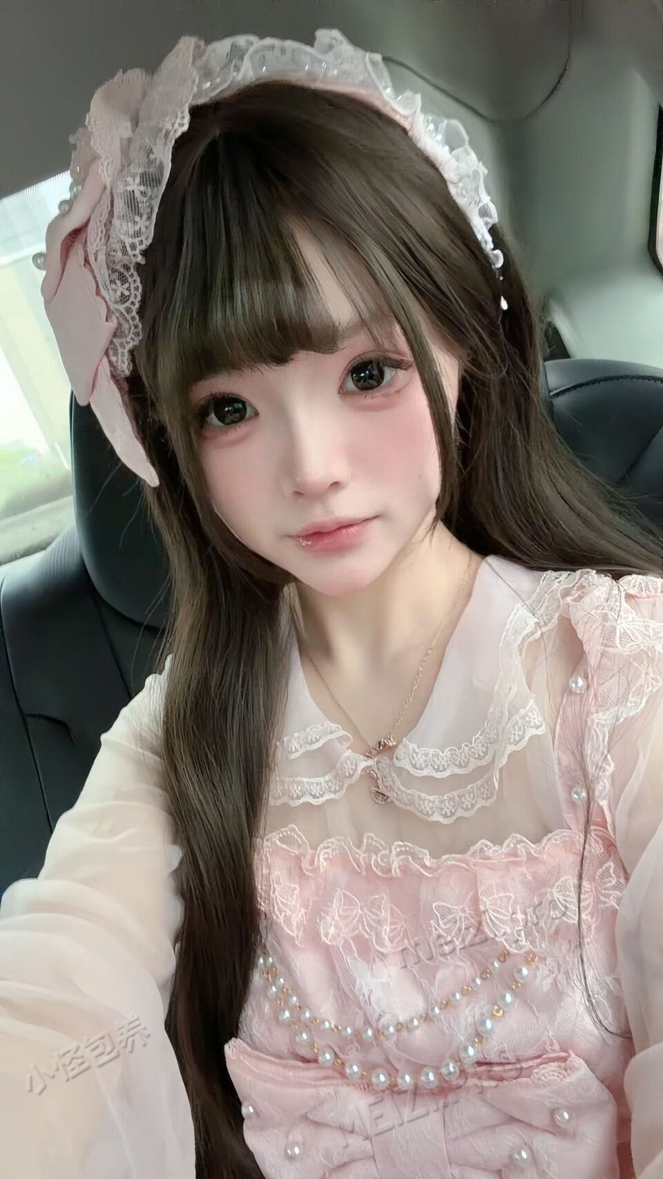 湖北 武汉 20岁 163cm 90 B杯 学生 在校大学生 学信网可查 风格多样 甜美可爱纯欲轻松驾驭 性格活泼开朗温柔体贴 抽烟纹身:无 SM:轻微 无套:否 口交:可 过夜:可 可飞:可 价格:15 特点:在校大学生 学信网可查 风格多样 甜美可爱纯欲轻松驾驭 性格活泼开朗温柔体贴
