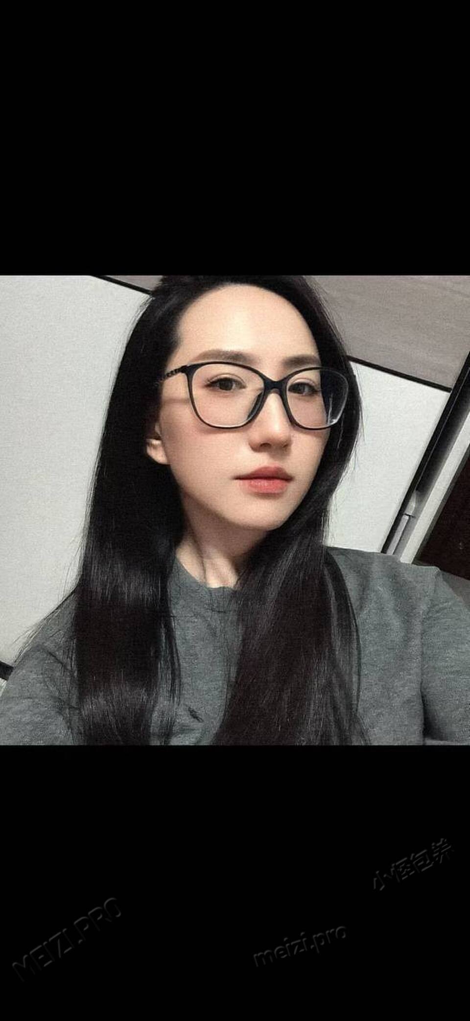 山东 潍坊 28岁 165cm 95 A杯 护士 情绪价值高 抽烟纹身:无 SM:否 无套:可 口交:可 过夜:可 同居:否 可飞:否 周边与外省均不可 价格:15 特点:情绪价值高
