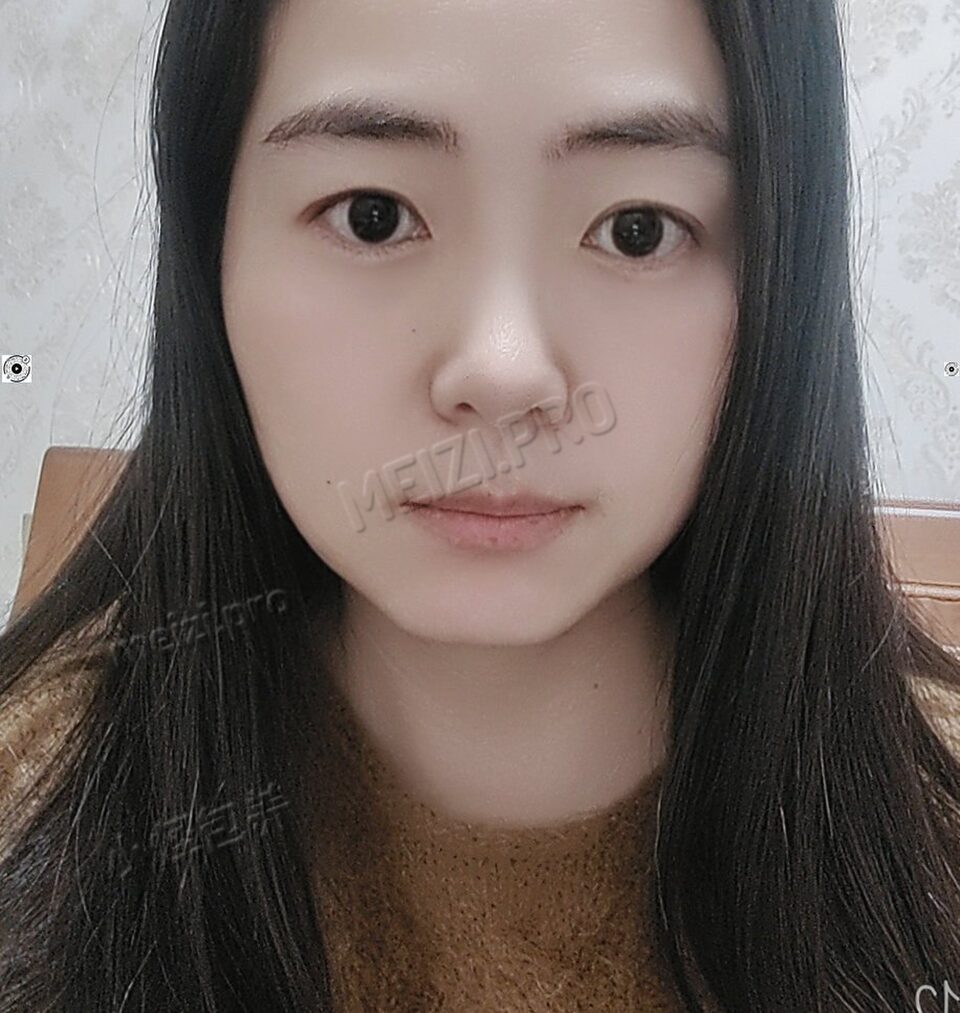 河南 商丘 34岁 165.5cm 119.5 B杯 国企 情绪稳定,温柔,在床上比较配合,本人比视频好看,叫床好听,玩的开 抽烟纹身:不抽烟无纹身 SM:否 无套:可 口交:可 过夜:可 同居:否 可飞:周边城市 价格:5 特点:情绪稳定,温柔,在床上比较配合,本人比视频好看,叫床好听,玩的开