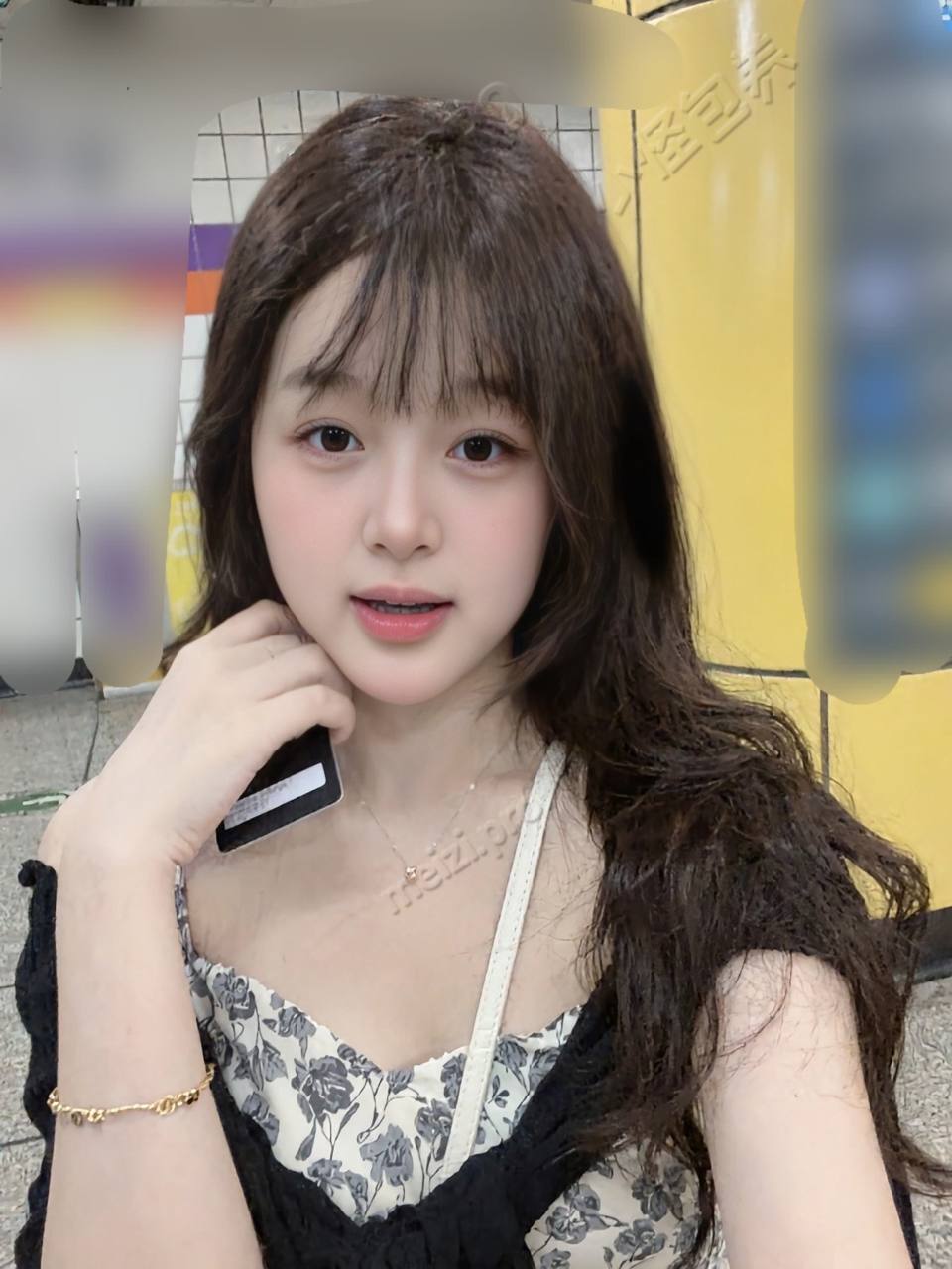 广东 佛山 18岁 166cm 109 C杯 学生 皮肤白,冷白皮,性格好,老实 SM:否 无套:可 口交:否 过夜:可 同居:否 可飞:可,其他城市,外省 价格:13 特点:皮肤白,冷白皮,性格好,老实