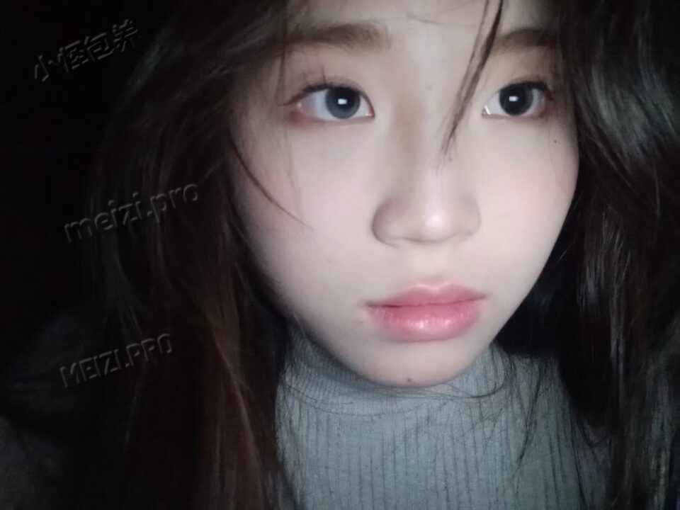 江西 上饶 18岁 165cm 120 B杯 学生 处女支持检测 在校生 性格开朗 配合度高 抽烟纹身:无 SM:否 无套:否 口交:否 过夜:否 同居:否 可飞:不可 价格:2 特点:处女支持检测 在校生 性格开朗 配合度高